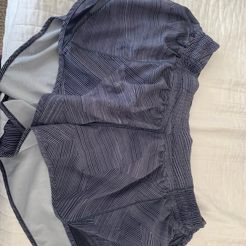 Lululemon Hotty Hot Short 2.5” - Color: Etch Hail Mindnight Navy - Size: 12